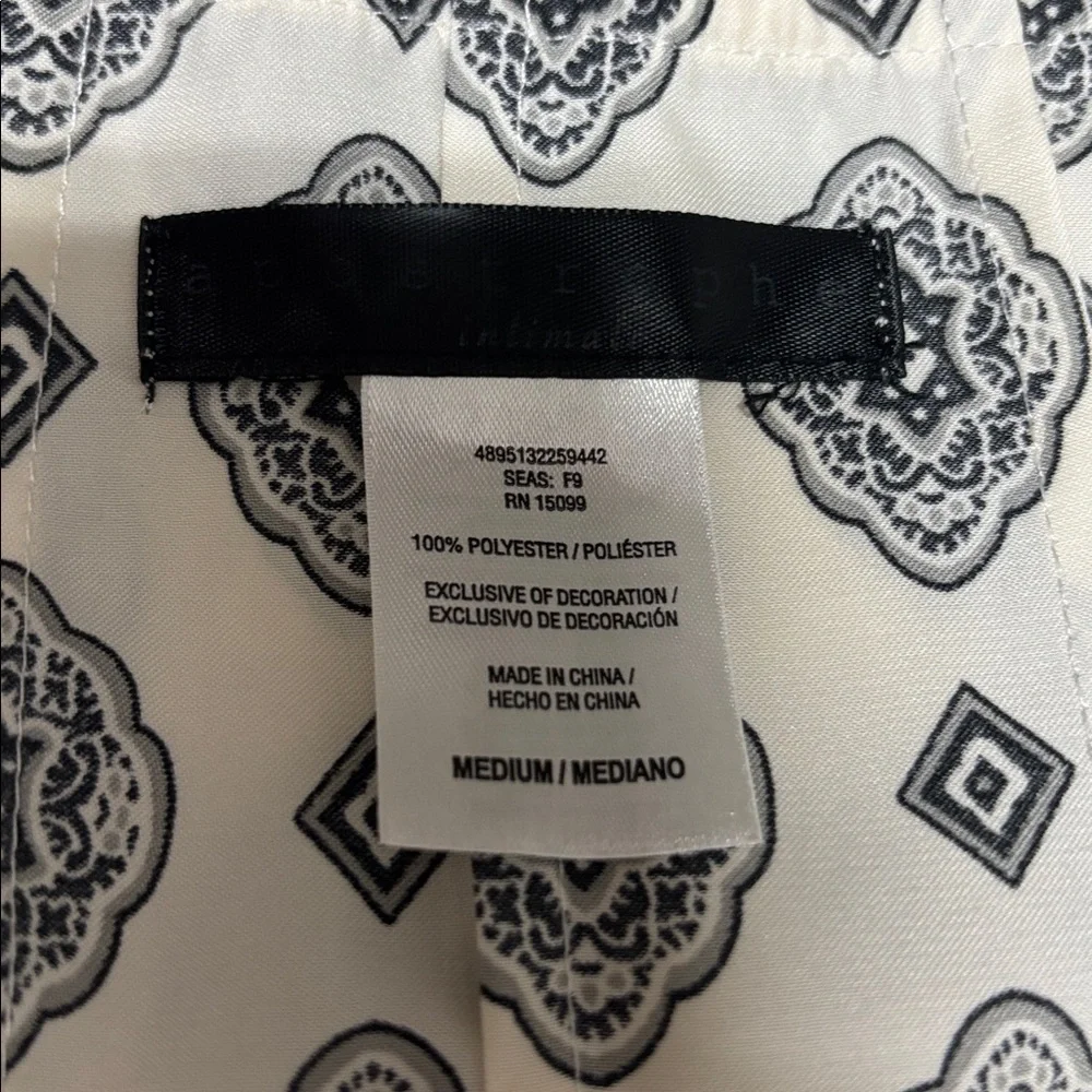 Apostrophe Intimates Elegant Pullover Lace Slip Dress Lingerie Size Medium - Picture 8 of 8